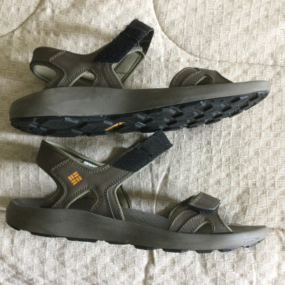 Men’s Columbia sandals excellent condition size 10